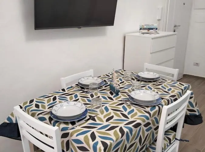 Noemi House